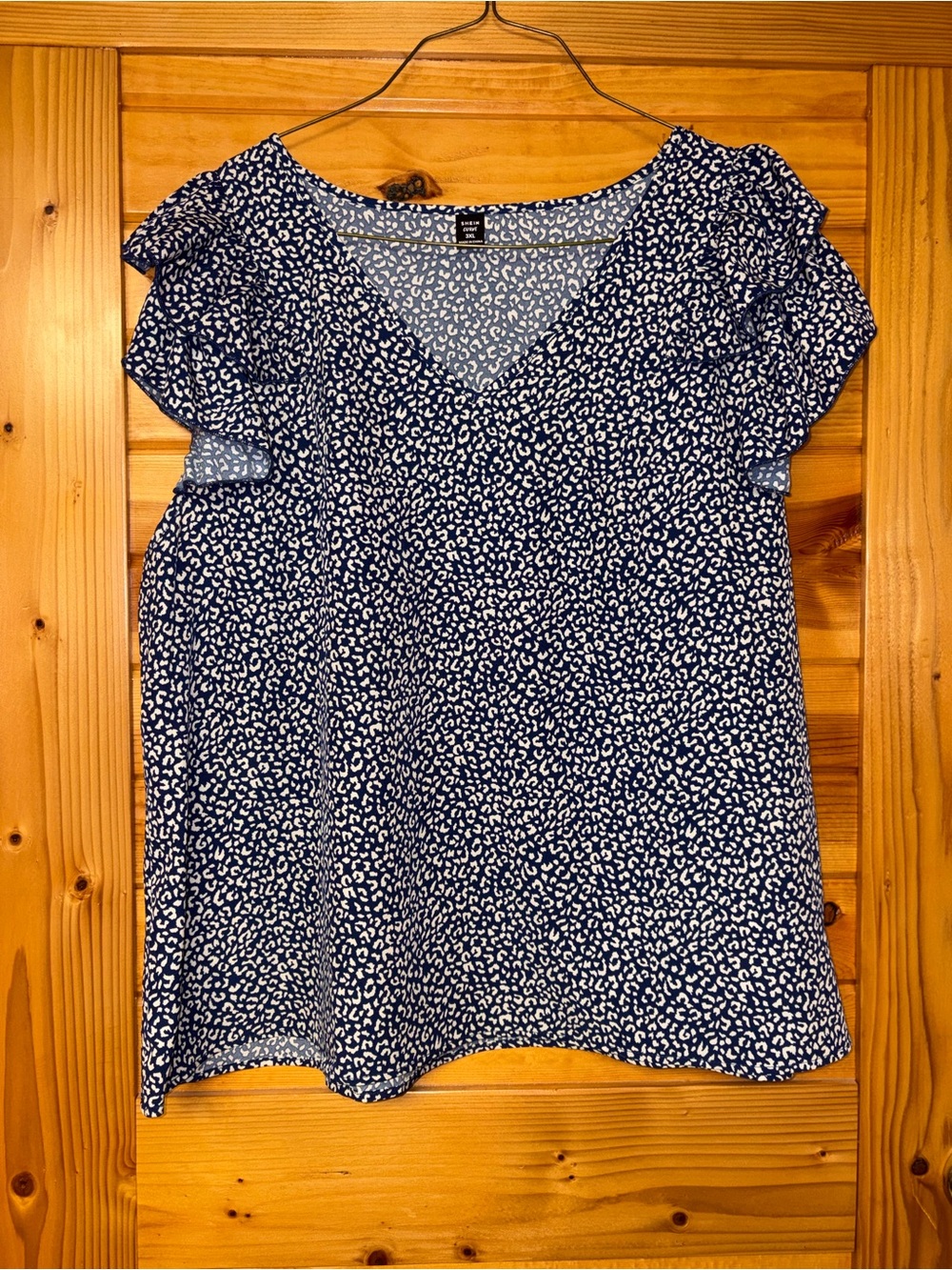 SHEIN Navy Blue & White Ditsy Print Ruffle Sleeve V-Neck Top